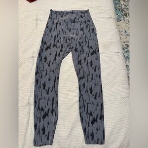 Lululemon Athletica Gray and Black Patterned Leggings